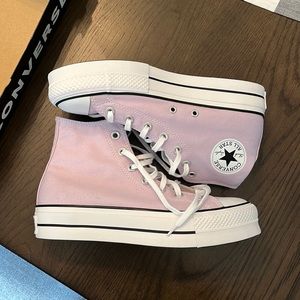 New in Box “Pale Amethyst” Converse
